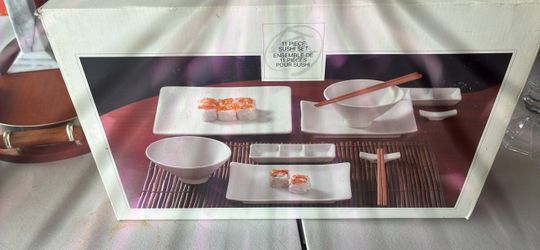 11 Piece Sushi Set