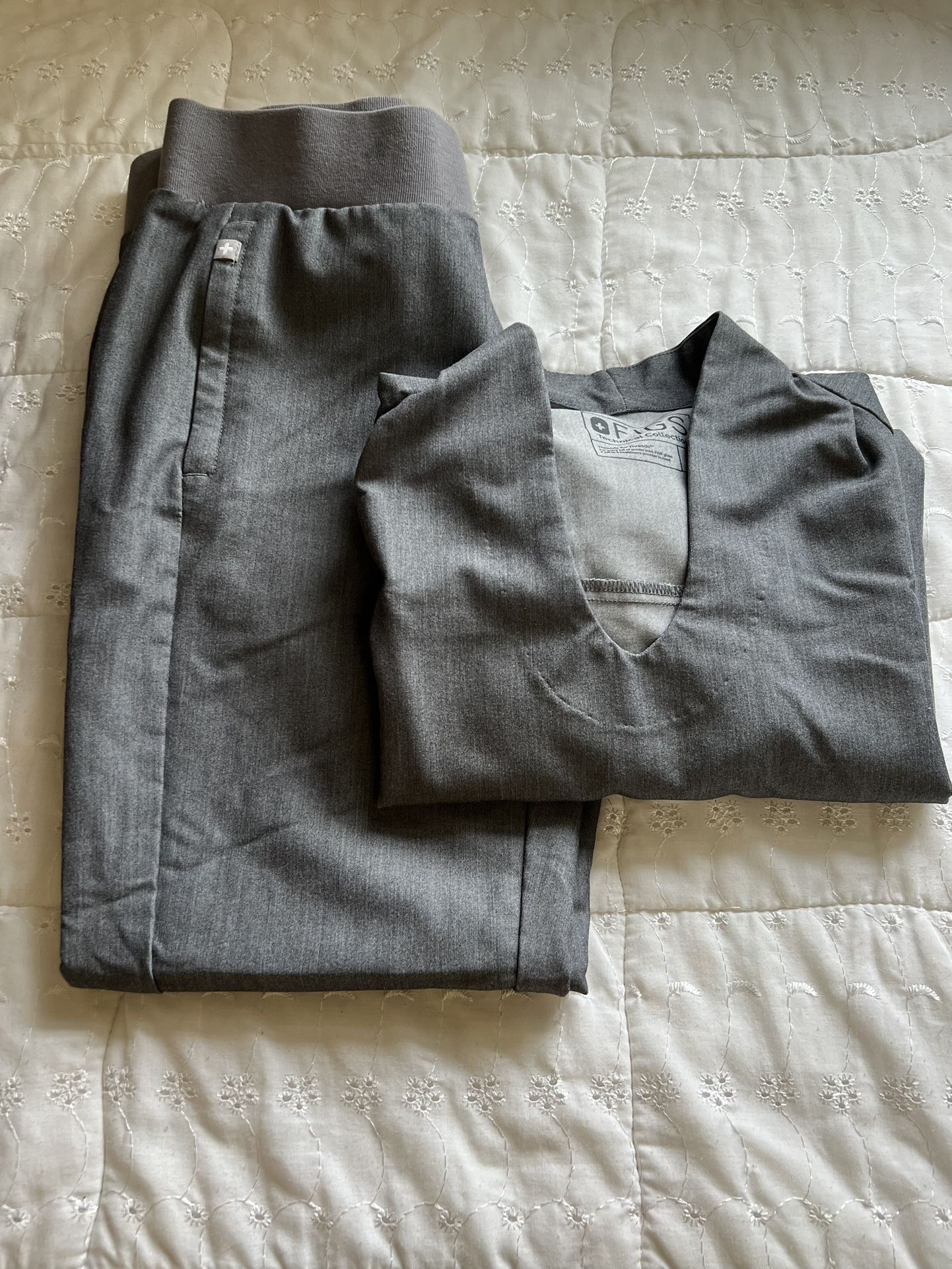 FIGS Scrubs - GRAPHITE 
