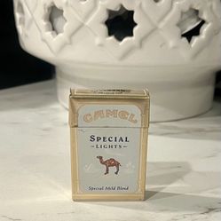 Camel Special Lights cigarette pack-shaped lighter