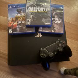 Ps4 + 3 Games