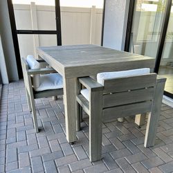 Crate & Barrel Outdoor Dining Chairs//4 DINING CHAIRS ONLY