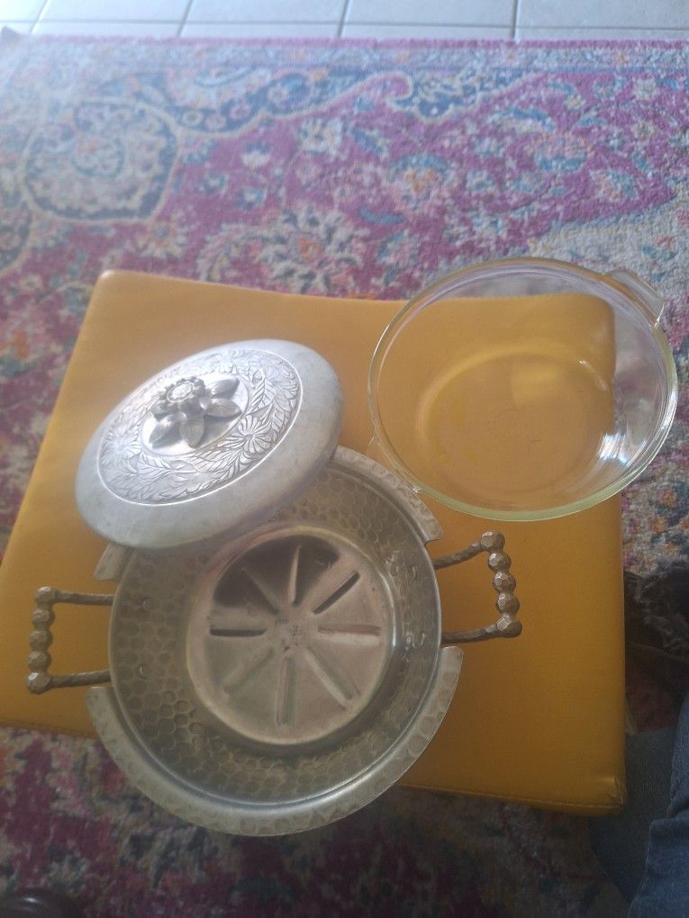 Cassarole dish with holder