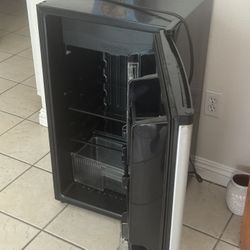 refrigeretor small $50