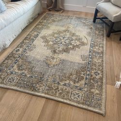 Pottery Barn Rug 5x8