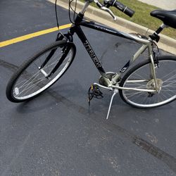 28” 7100 Multitinade Trek Bike