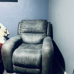 RECLINER CHAIR (With USB Port For Charging Phone)