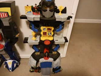Imaginext DC Super friends transforming Batcave model CCH 91