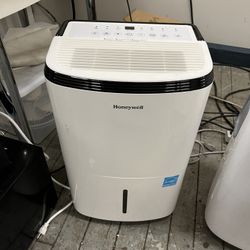 70 pints Honeywell Dehumidifier In Excellent Working Condition