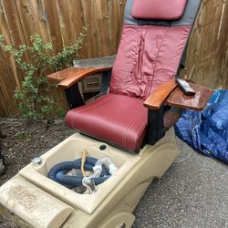 Pedicure And Massaging Chair