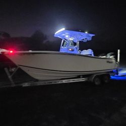 MAKO 234 DEL 2014 CON DOS VERADOS 150 CON 679 HORAS TRAILER 2018 ESTA EN NAPLES INTERESADOS LLAMAME 786@915@2829 