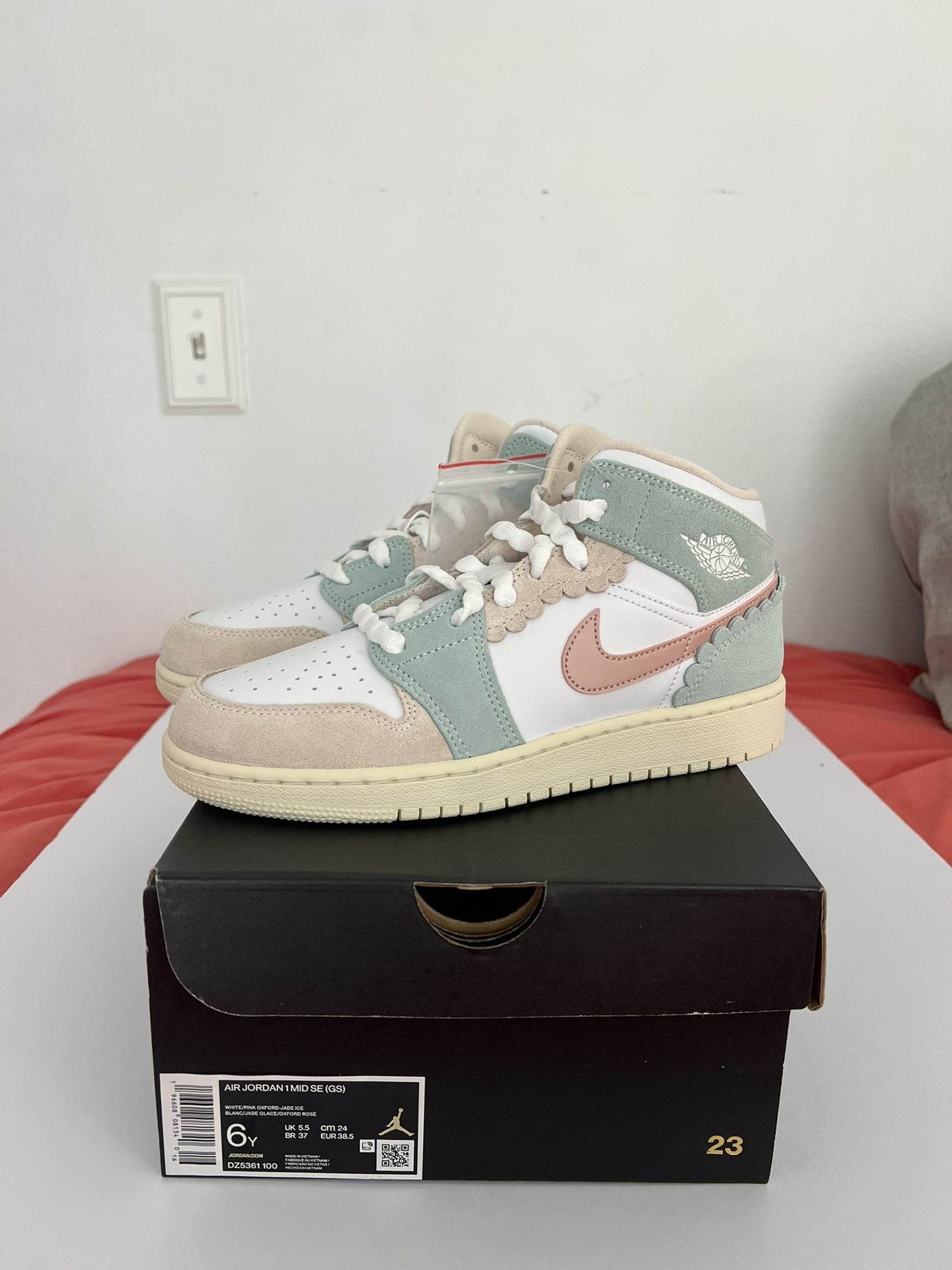 GS Jordan 1 Mid SE “Pink Oxford/Scalloped Edge” (Size: 6y/7.5w)