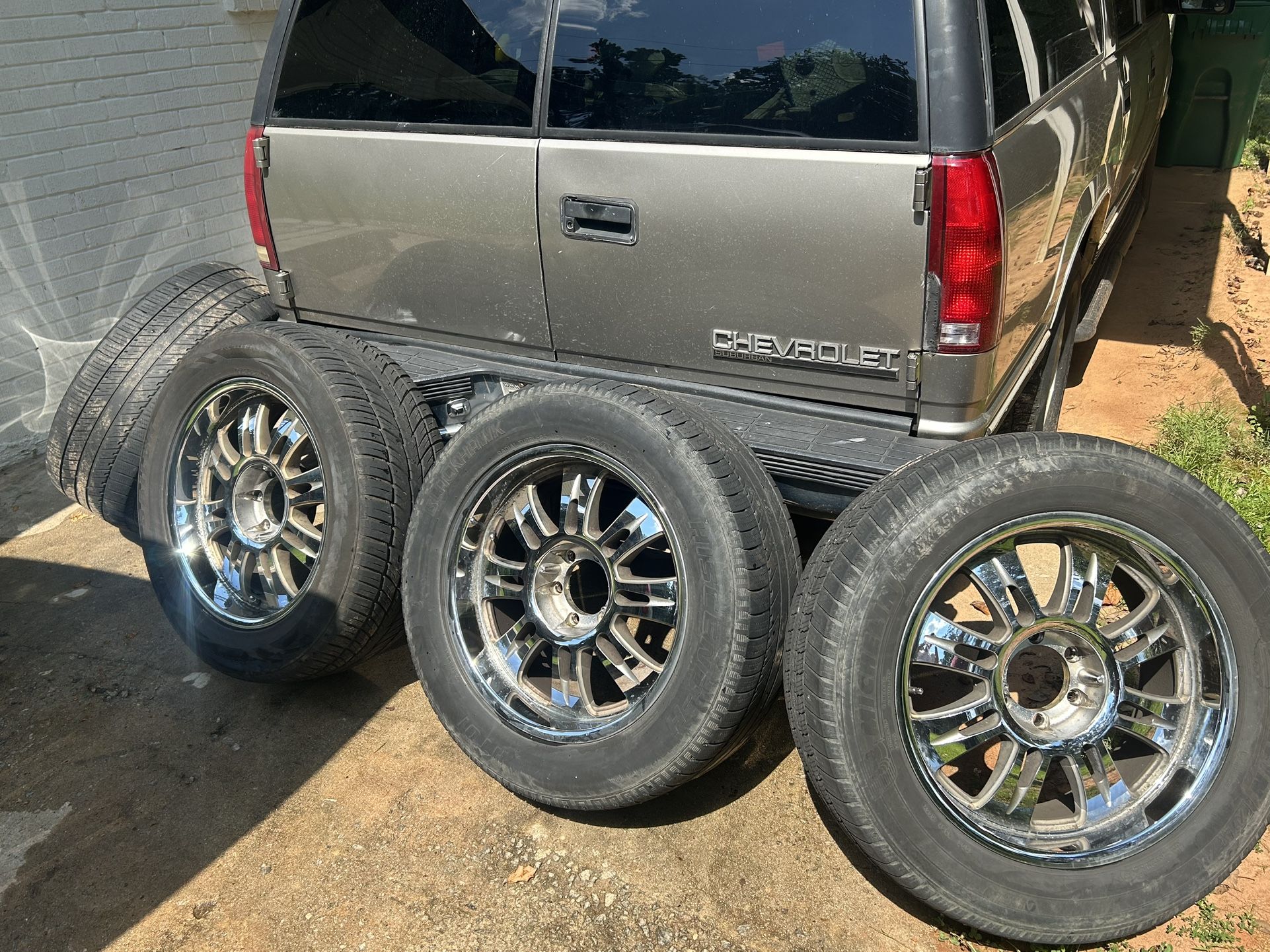 4 Tires 275/55R20 117V xL