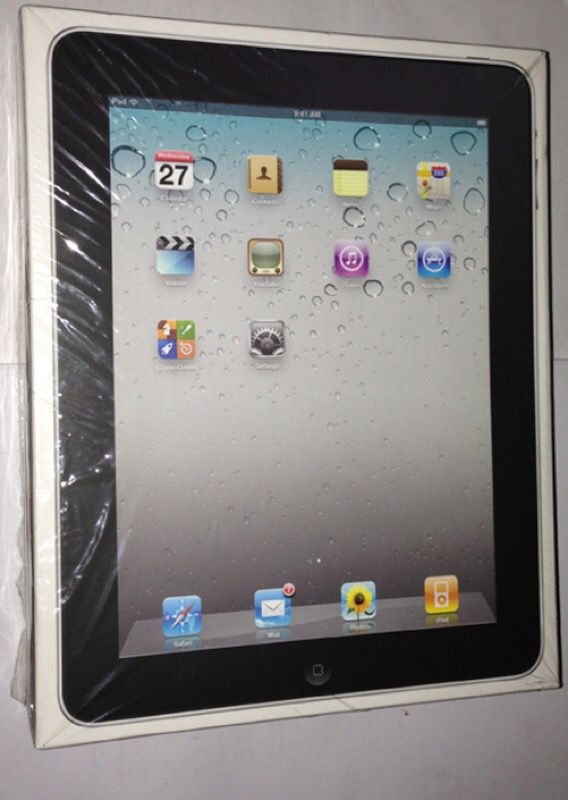 Apple iPad 1st Generation 32GB, 9.7in - BLACK (MC821LL/A)