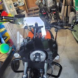HD Nightster 17" Quick-Release Windshield