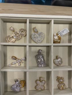 FASHION JEWELRY PENDANTS NEW!!