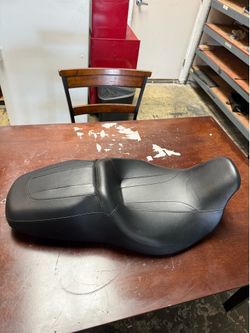 Harley-Davidson OEM Touring Seat — 2008–2023 Street Glide / Road Glide / Electra Glide