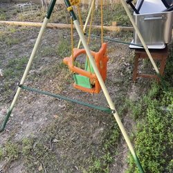 KIDS OUTDOOR SWING 