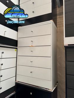 White five drawer dresser with Diamond knobs chest
