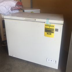 RCA Chest Freezer
