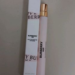New. Burberry Her Eau De Parfum Intense Travel Spray 