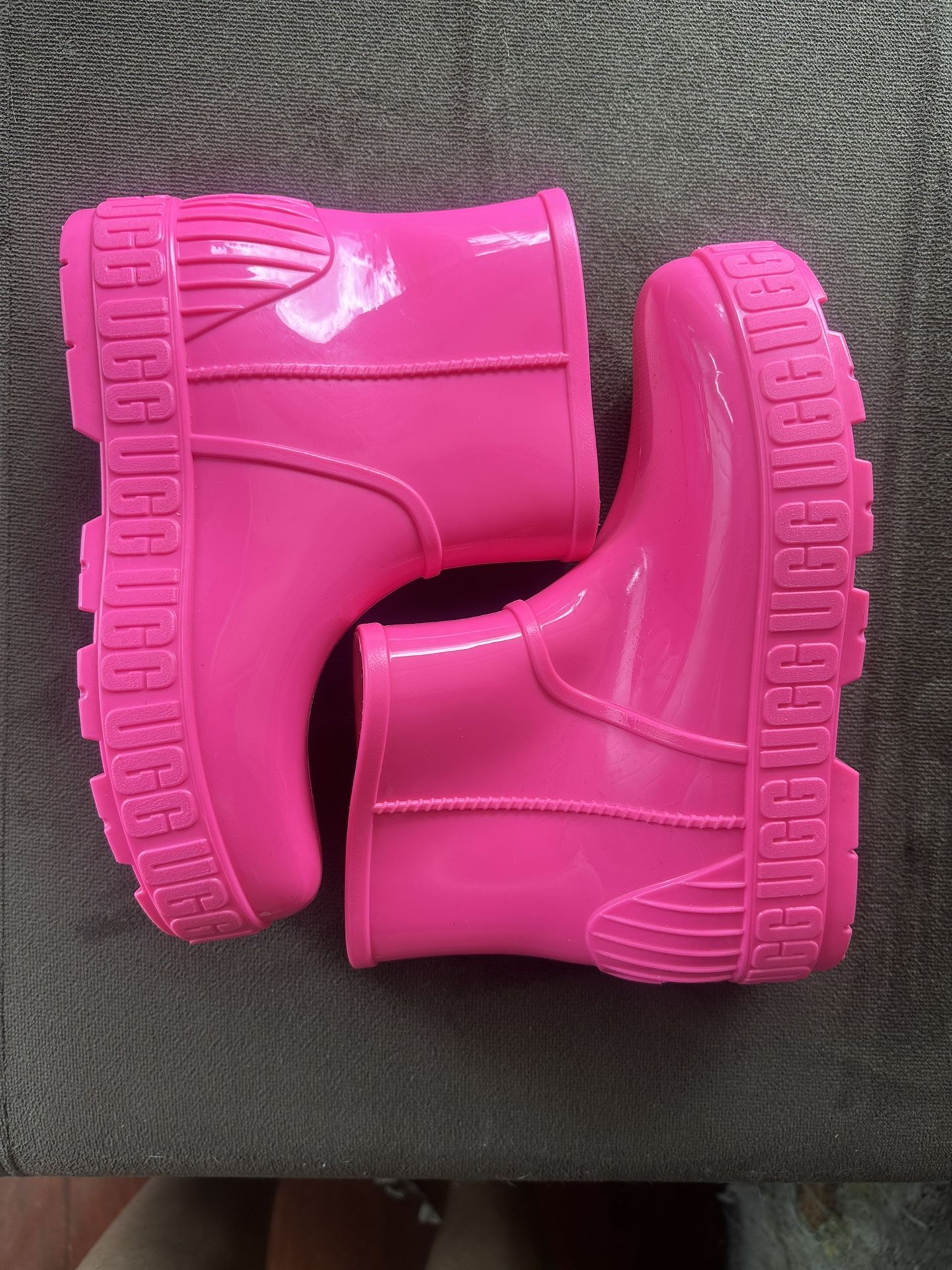 UGG Drizlita Rainboots- Size 7