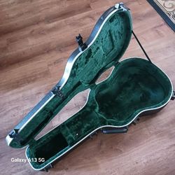 Fender Guitar Case - Hard Body - Like New