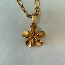 14K Gold Flower Pendant 