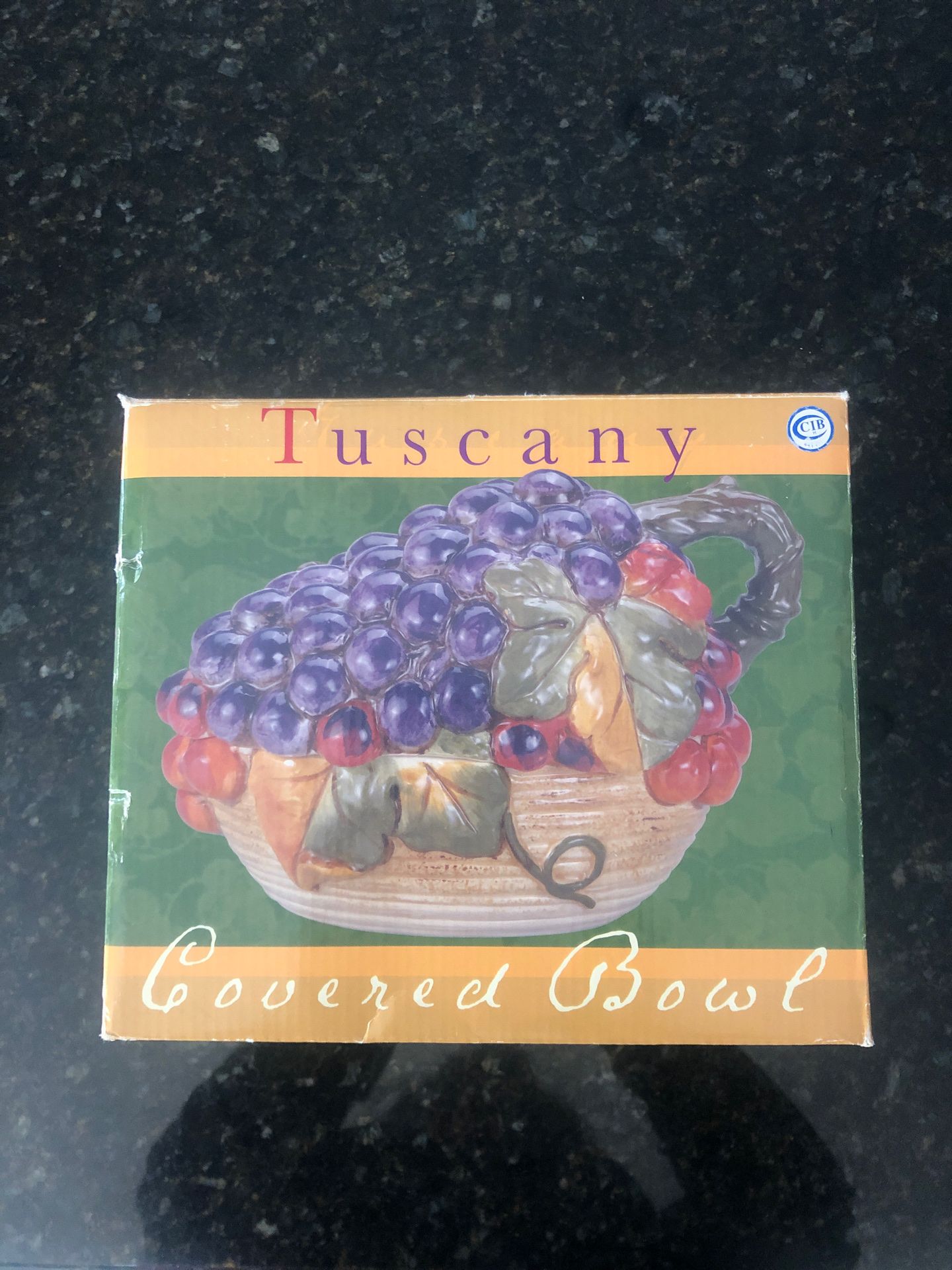 Tuscany covered bowl