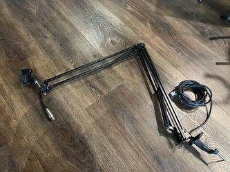 Desk Top Adjustable Microphone Stand for Podcast or Talkback