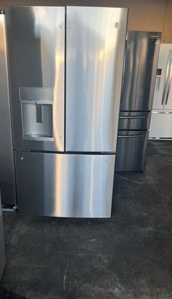 GE  33" 3-Door Stainless Steel Refrigerator Fridge
