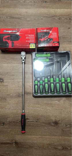 Snap-on Tool Set with Ratchet and Screwdrivers