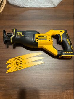 Dewalt saw XR with 3 blades