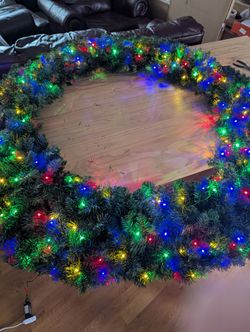 60" lighted Christmas Wreath Warm White & Multicolor 