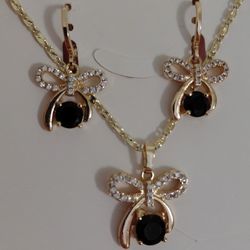 Brand new staniless steel necklace and earring set 