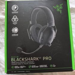 powerbeats 3 and blackshark v2 pro