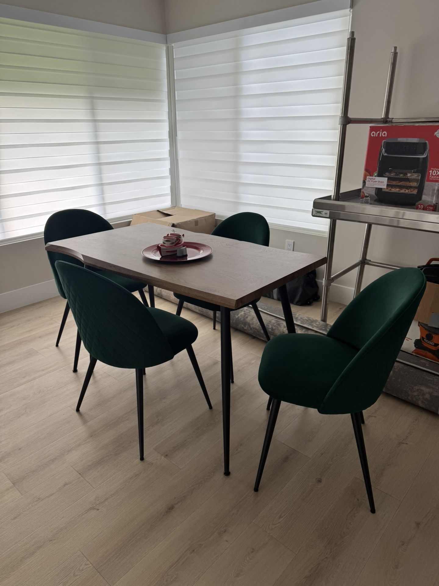 dinner table 4 chairs
