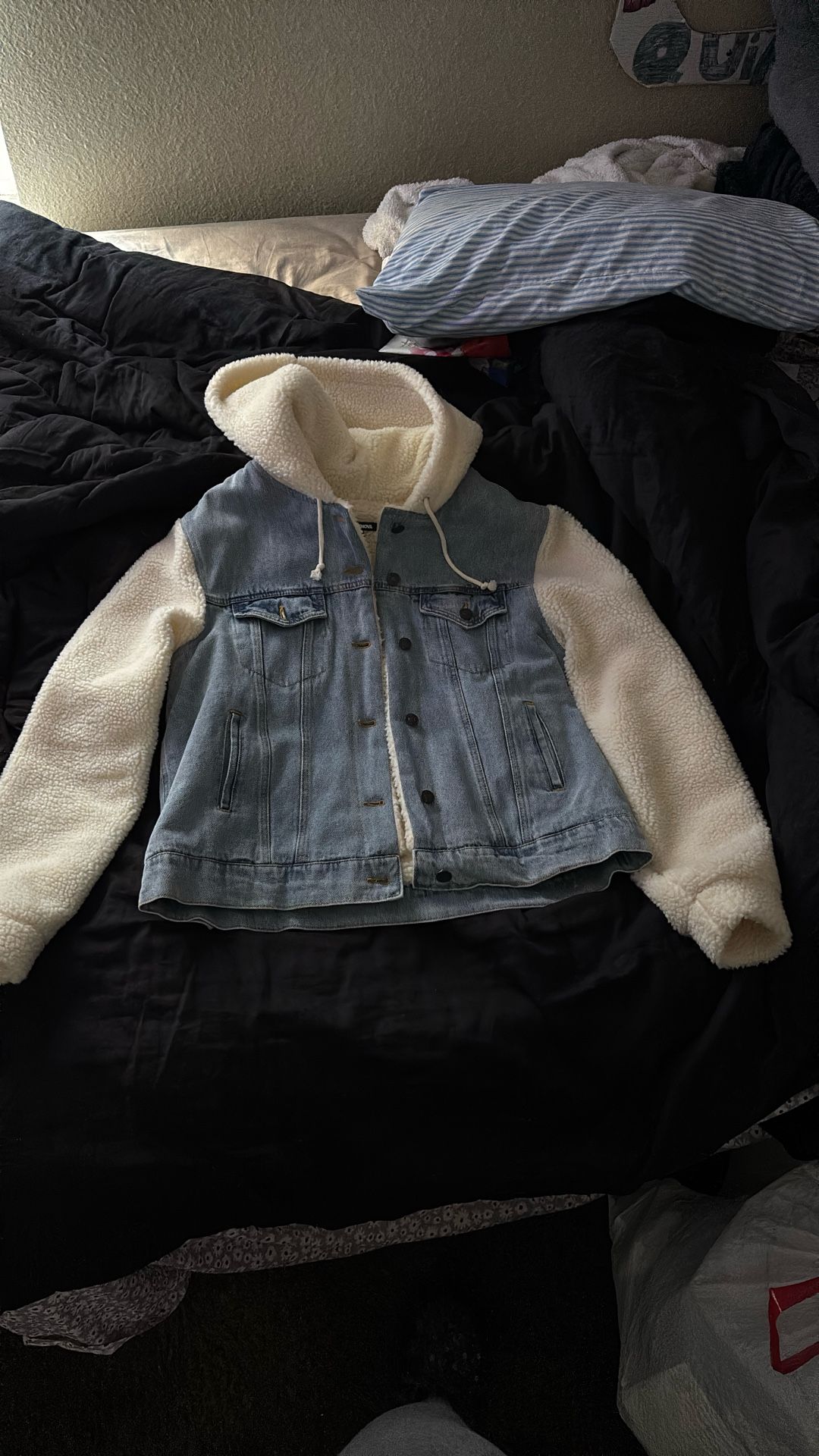 Fleece-Sleeve Jean Jacket With Hood