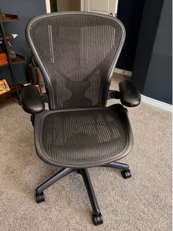 Herman Miller Aeron Classic Office Chair Size B Graphite