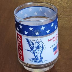 Vintage Libbey Apollo 11 Man On The Moon NASA Commemorative Glass 
Tumbler. Pre-owned, good shape, no chips or cracks. Please see photos 
for details.