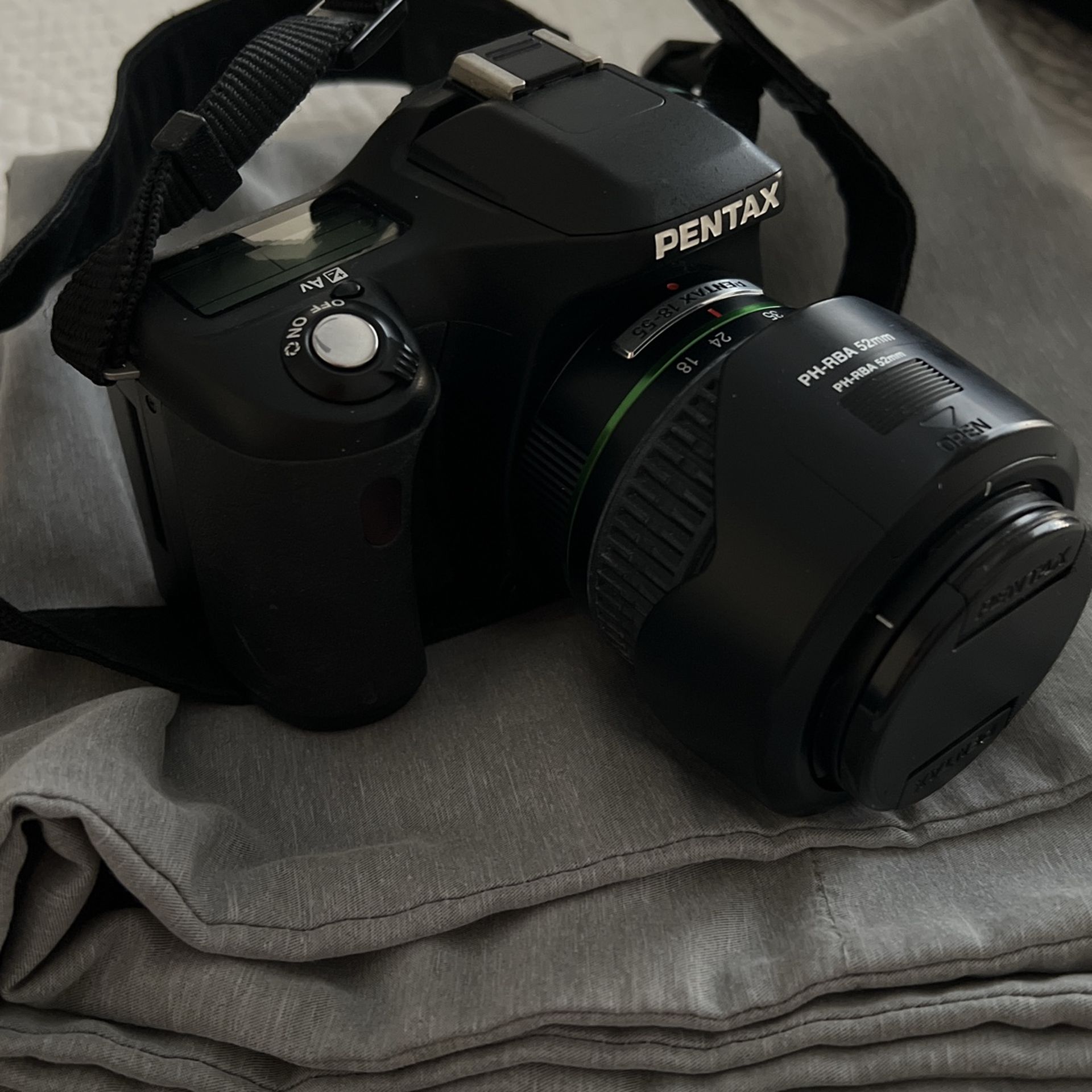 Pentax *ist D L digital SLR