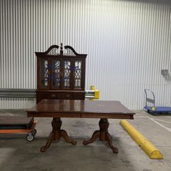 Hutch And Dining Room Table With 6 Chairs 