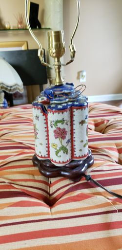 CHINESE TEAPOT LAMP.