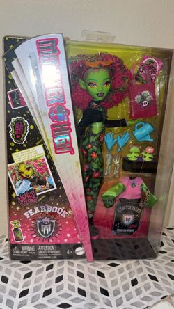 Venus Mcflytrap Fearbook Doll