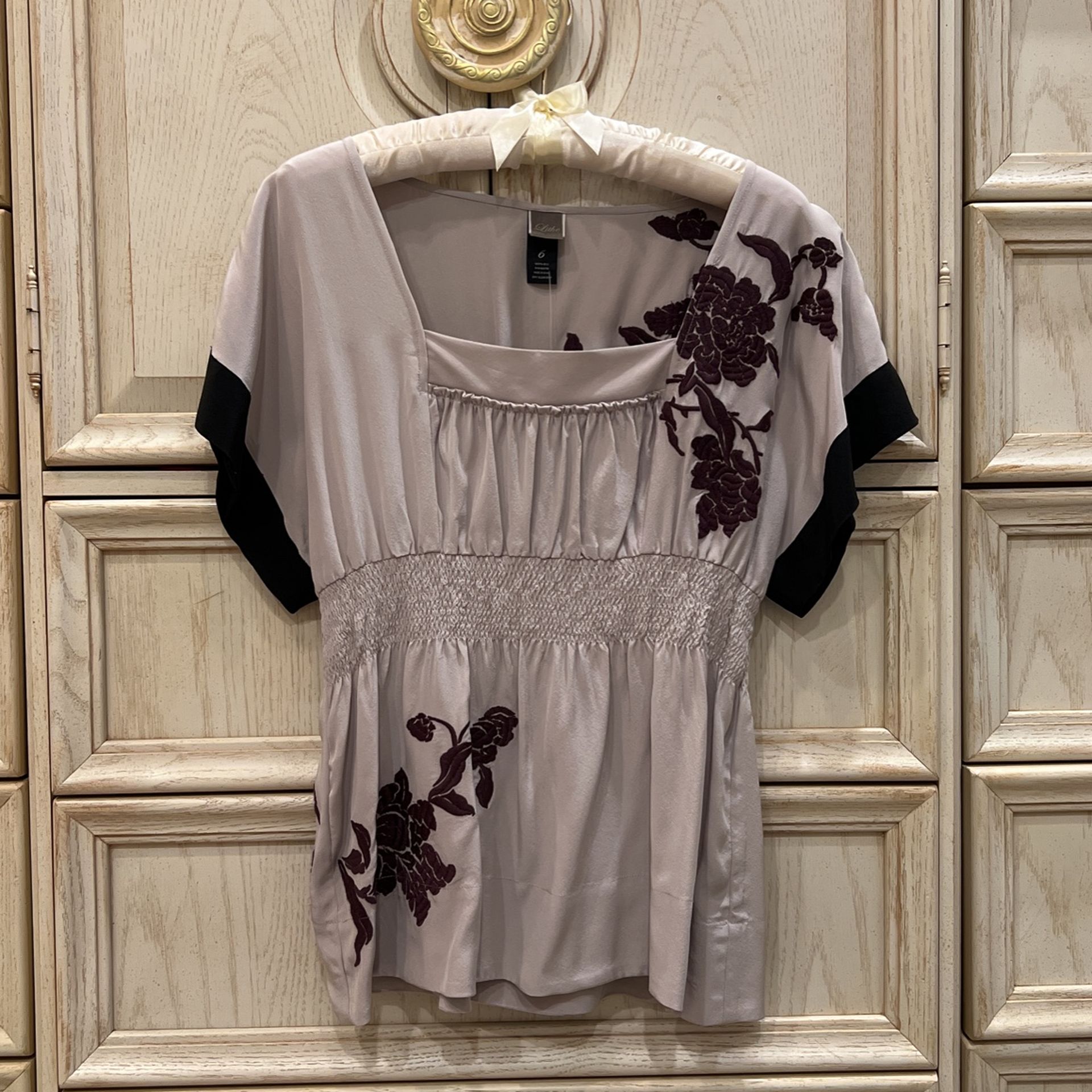 Anthropologie Lithe Kimono Blouse With Floral Embroidery 