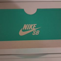 Empty Men's Nike SB Box Without Lid / Top 