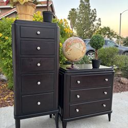Dark Solid Wood 8 Drawer Dresser Chest of Drawers Furniture Great Condition 