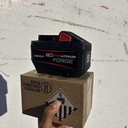 Milwaukee 12.0 Forge M18 Battery