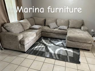 Large L-Shaped Sectional Sofa with Chaise