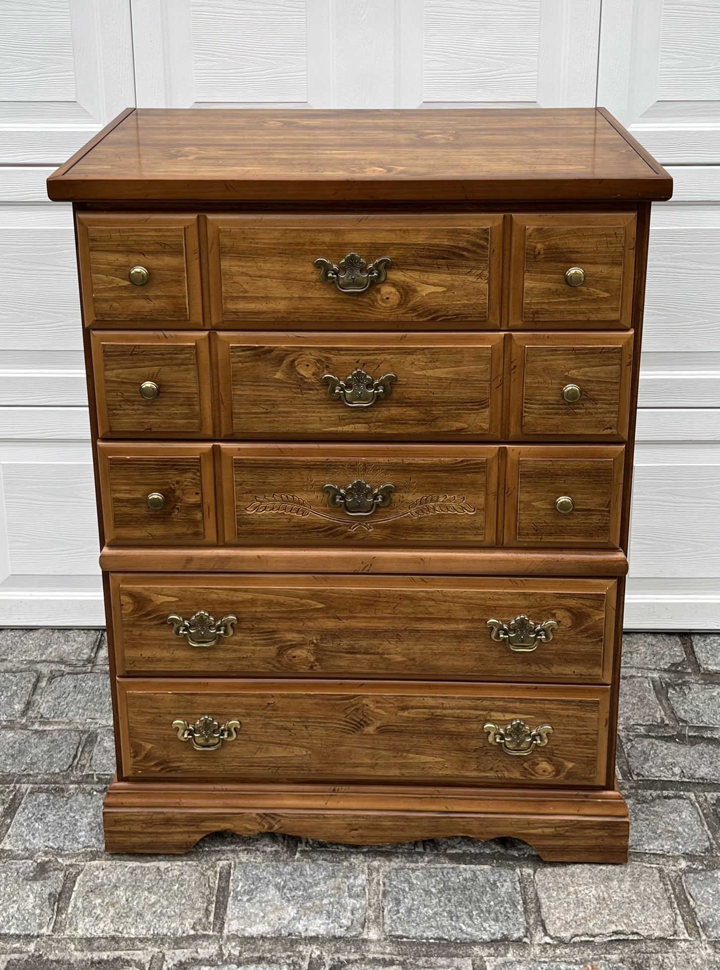 5 Drawer Wooden Dresser (vintage 1980s)