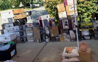 GARAGE SALE 10/25